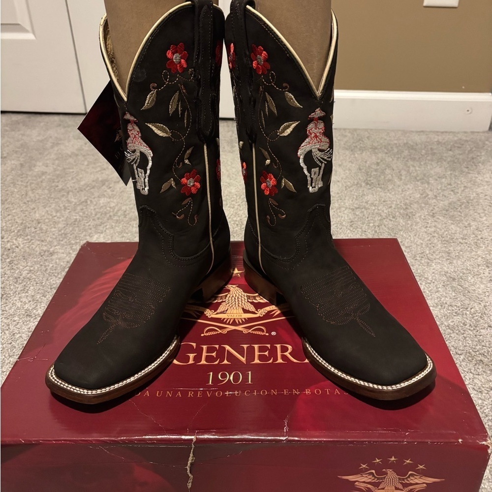 El General Brown and Red Embroidered Heeled Boots - Picture 4 of 9
